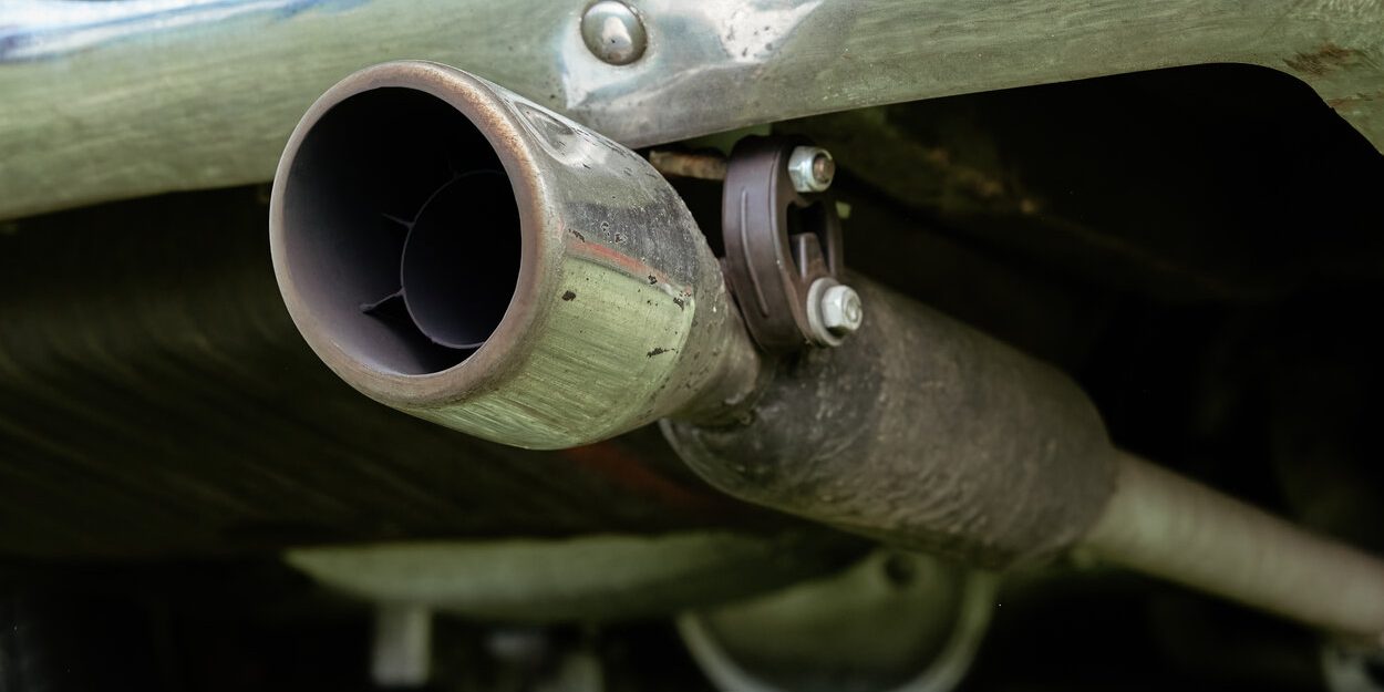 Dirty exhaust stainless steel rvs uitlaat reinigen